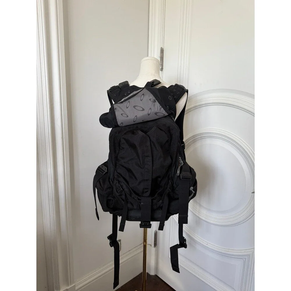 Vintage Oakley Icon 3.0 Tactical Backpack Black Y2K Tech Bag